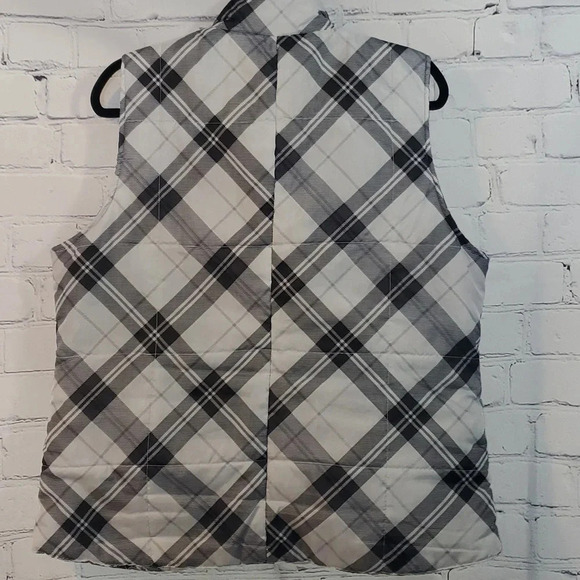 IZOD white plaid puffer vest size - Picture 4 of 4